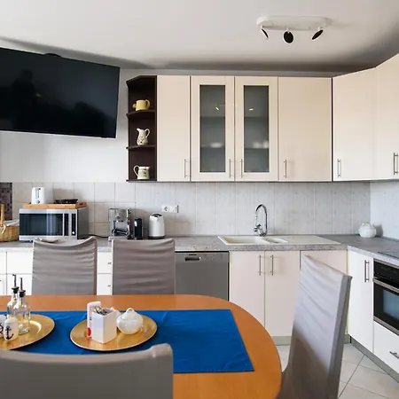 Blue Horizon By Duhomes