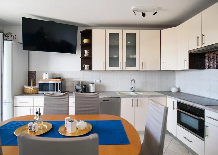 Blue Horizon By Duhomes